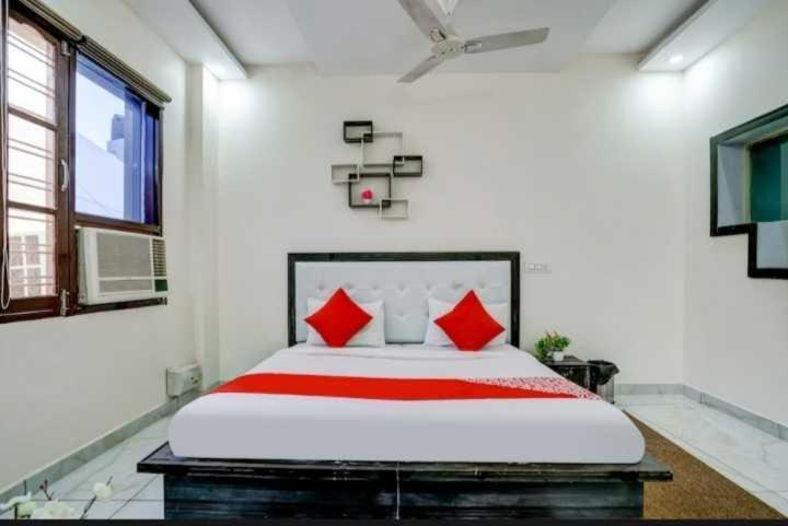 Hotel O Seventy Stay In Sohāna Esterno foto